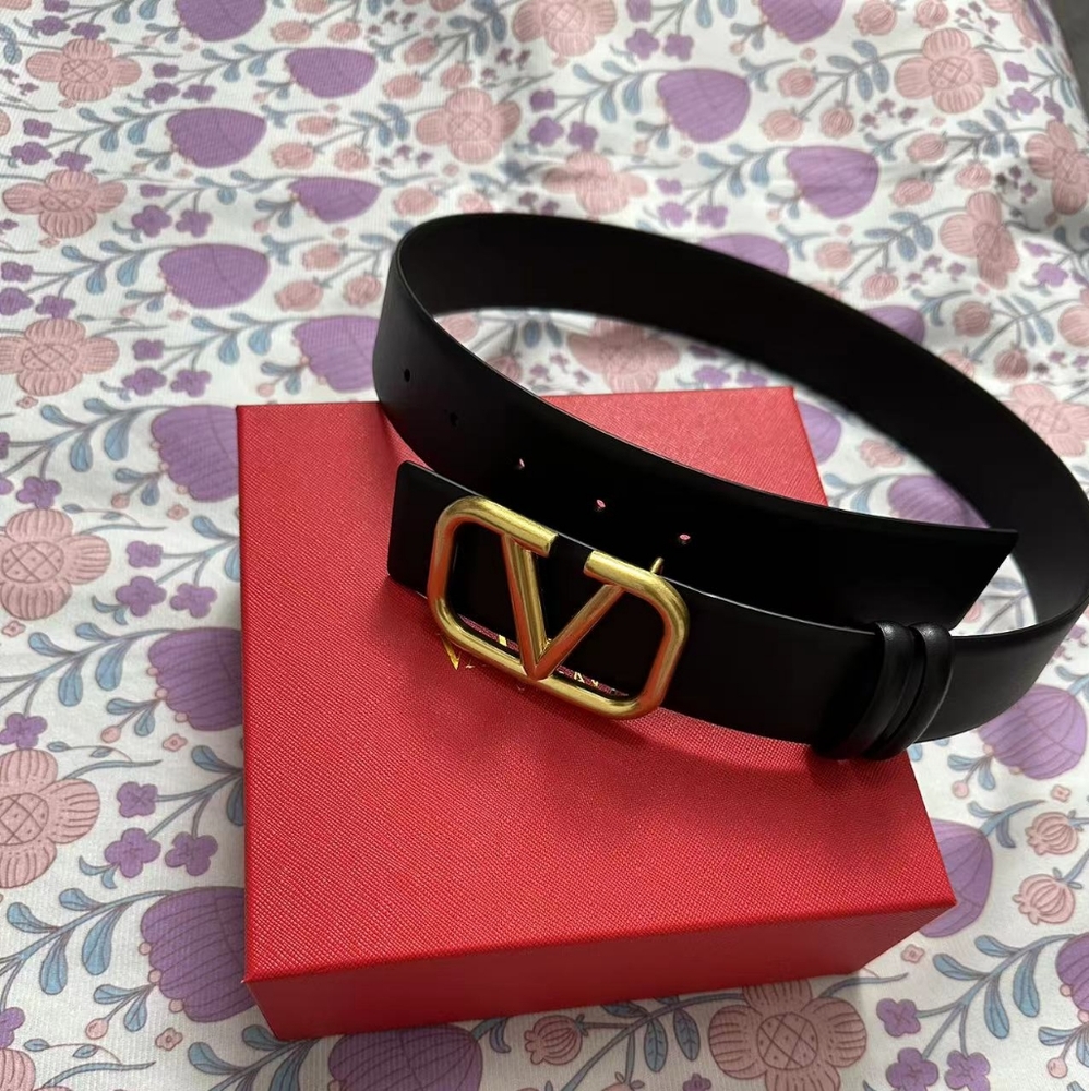 ValentinoBlack leather belt